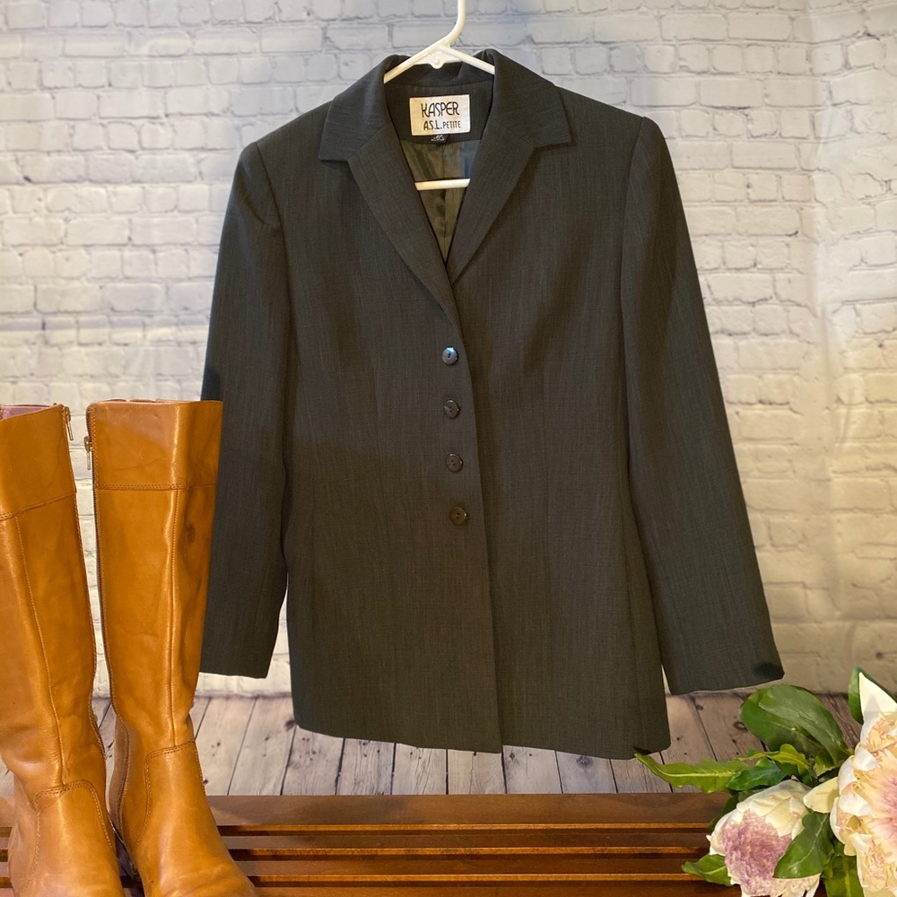 Kasper size 2 petite women’s suit jacket